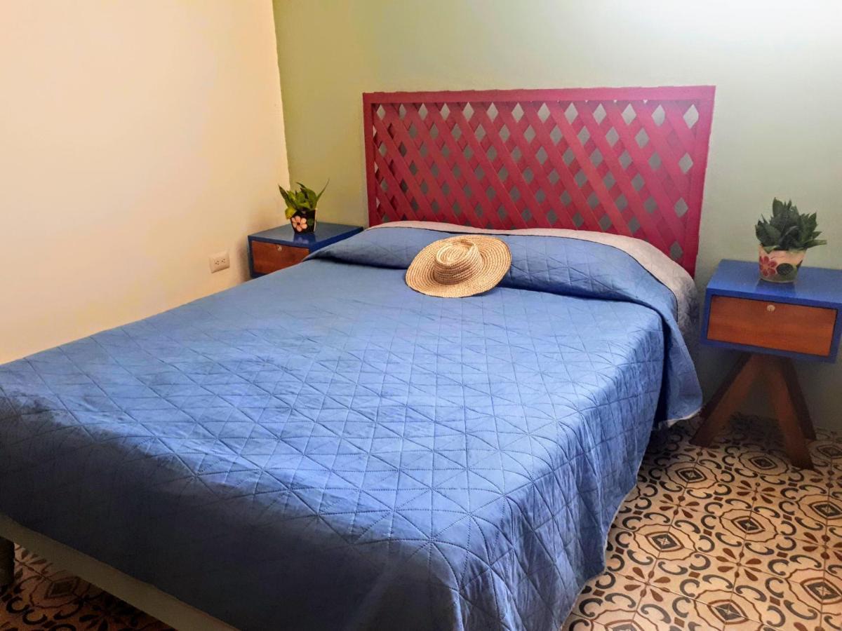 Hostel Candelaria Valladolid  Eksteriør bilde