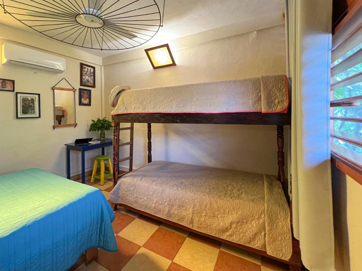 Hostel Candelaria Valladolid  Eksteriør bilde
