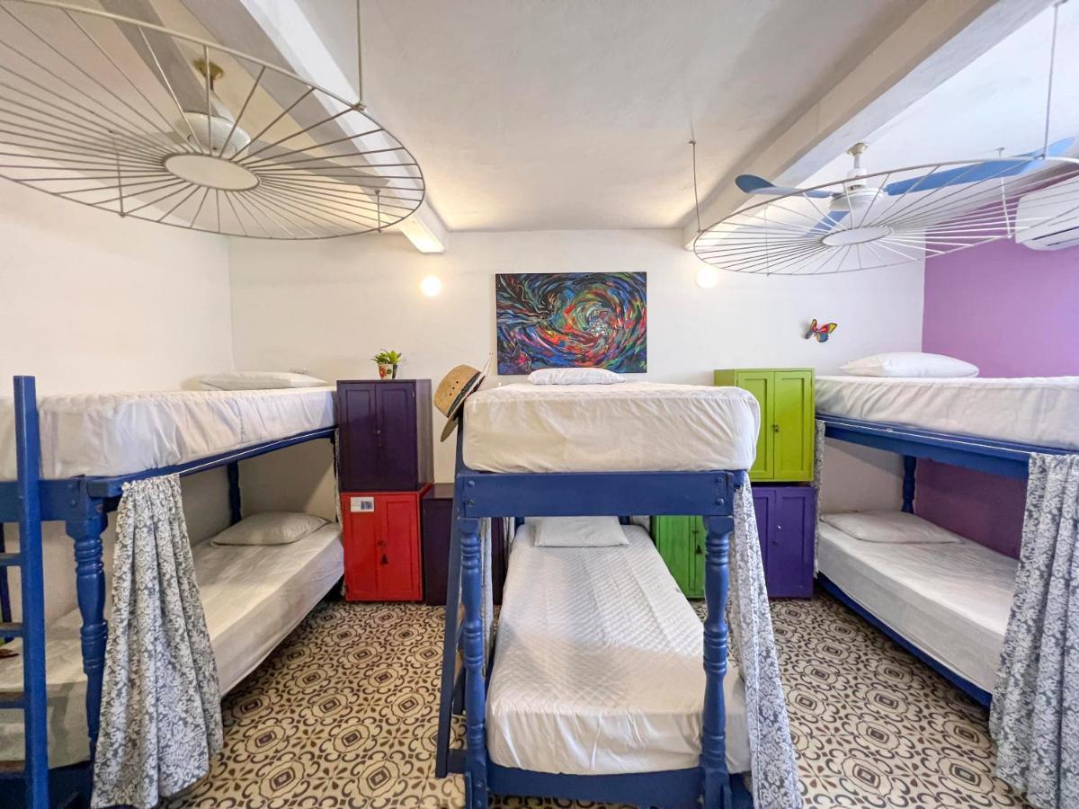 Hostel Candelaria Valladolid  Eksteriør bilde
