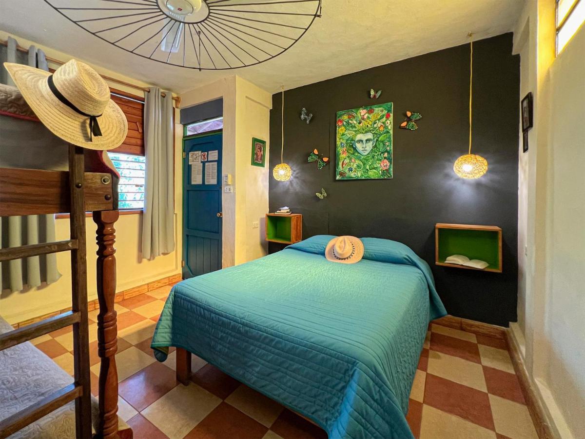 Hostel Candelaria Valladolid  Eksteriør bilde