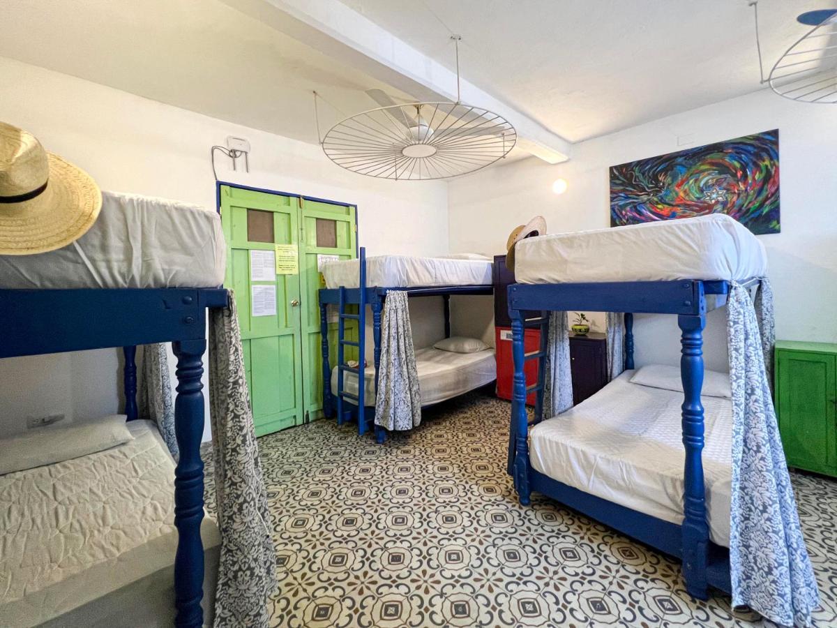 Hostel Candelaria Valladolid  Eksteriør bilde