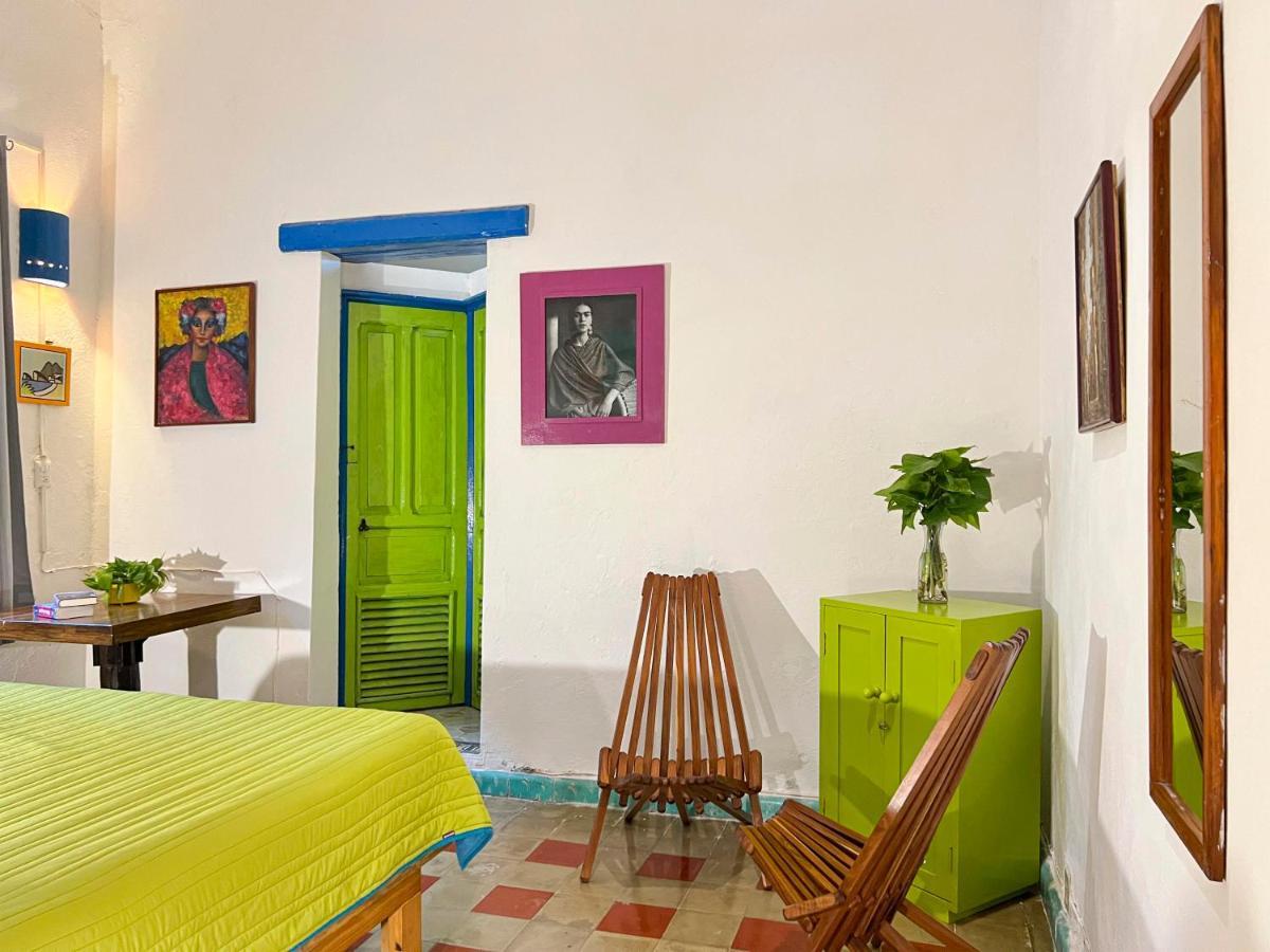 Hostel Candelaria Valladolid  Eksteriør bilde