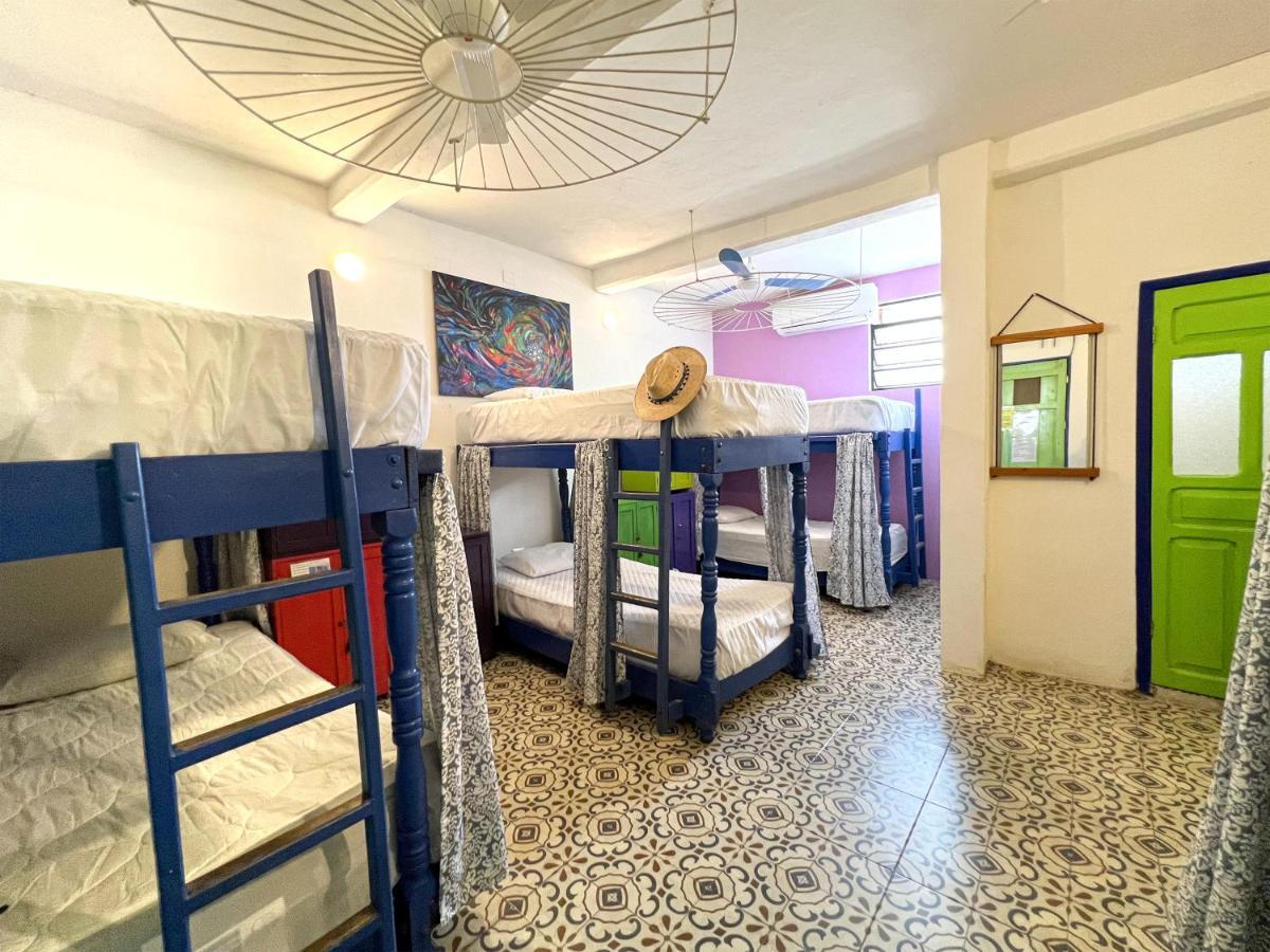 Hostel Candelaria Valladolid  Eksteriør bilde
