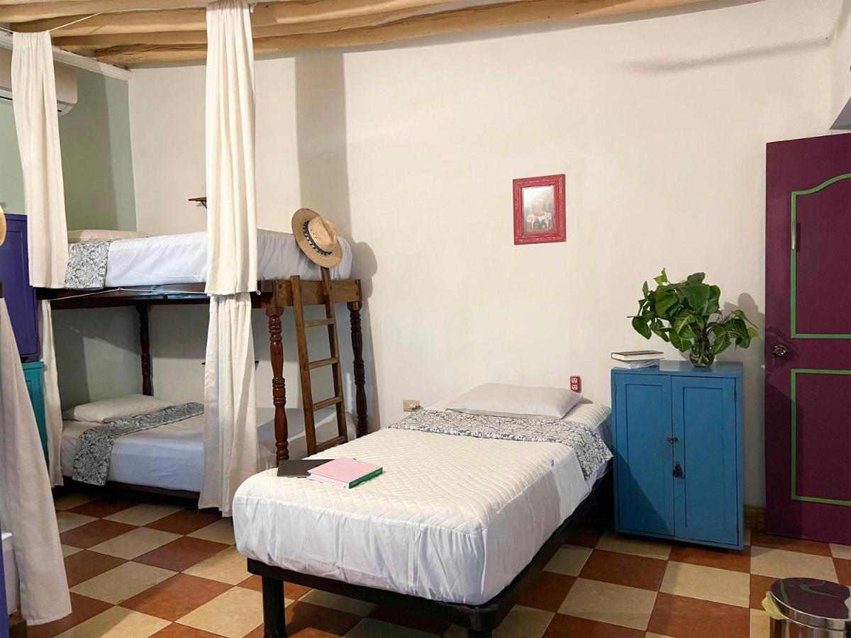 Hostel Candelaria Valladolid  Eksteriør bilde