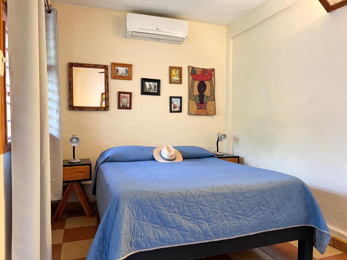 Hostel Candelaria Valladolid  Eksteriør bilde
