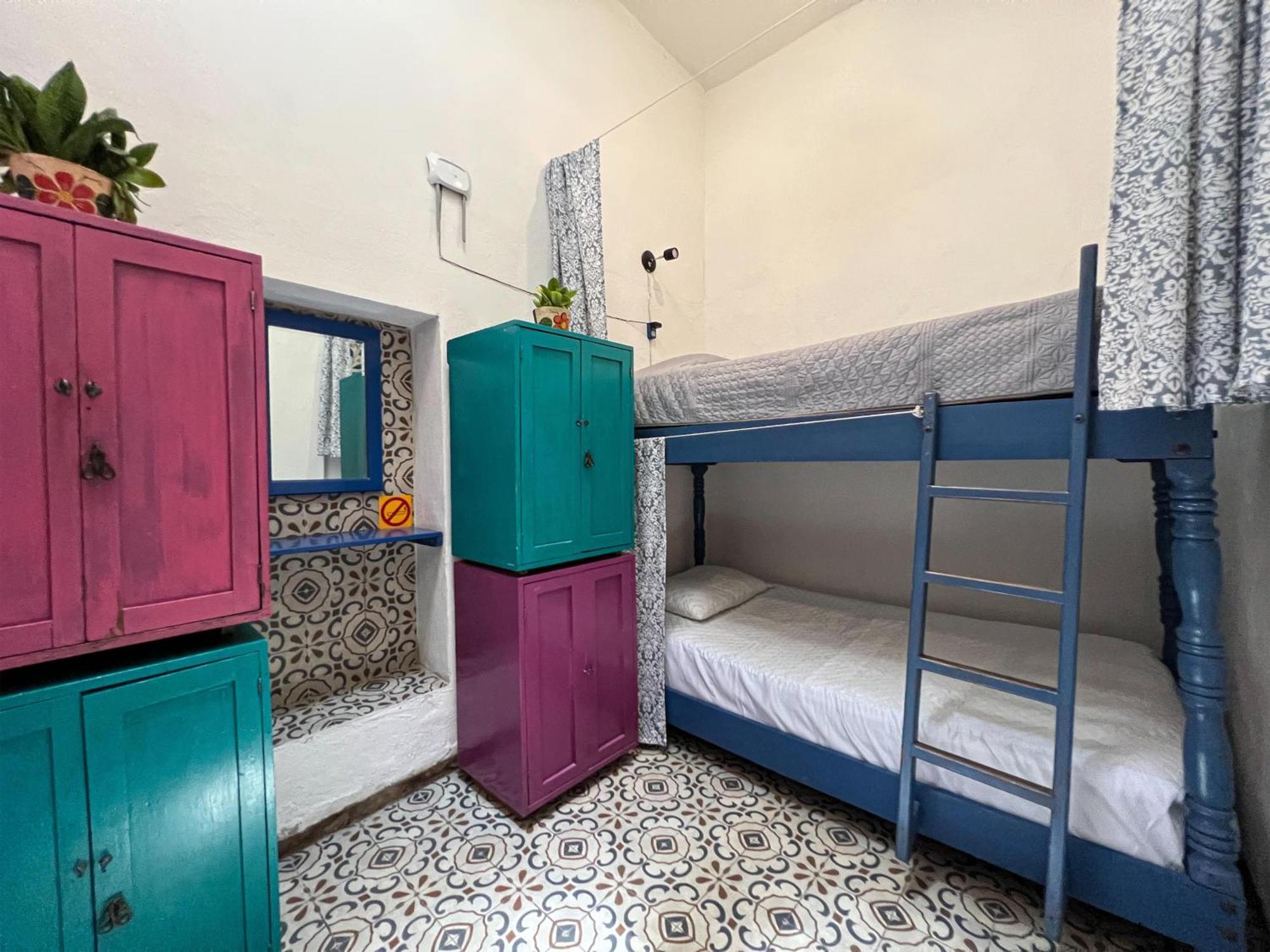 Hostel Candelaria Valladolid  Eksteriør bilde