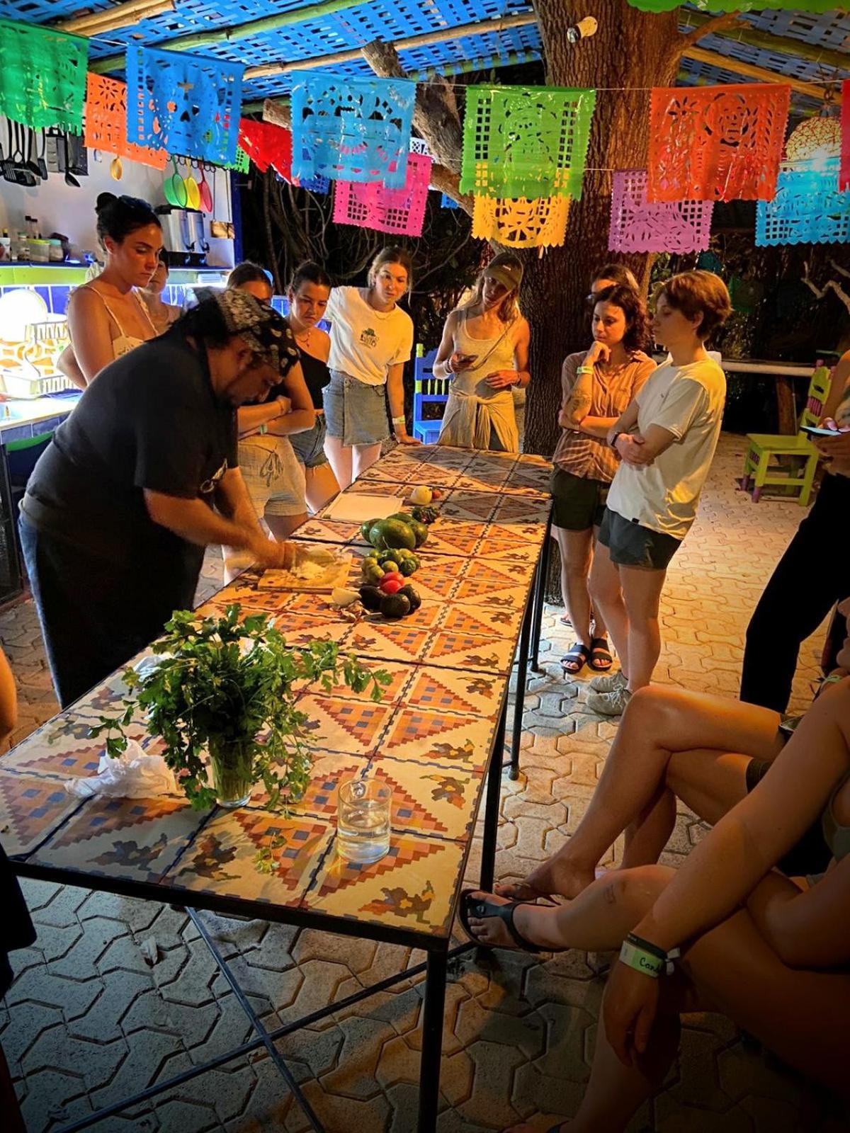 Hostel Candelaria Valladolid  Eksteriør bilde