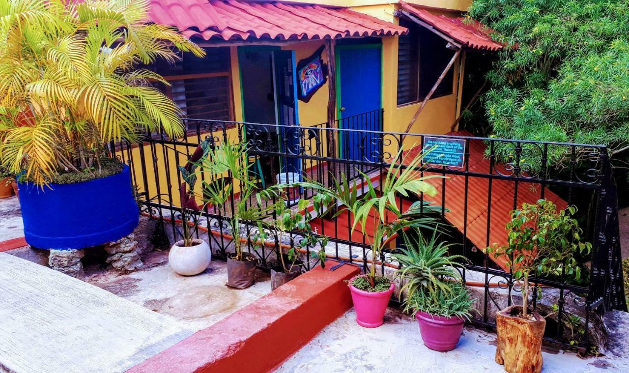 Hostel Candelaria Valladolid  Eksteriør bilde
